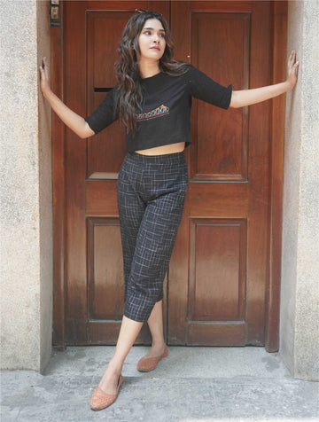 Black Handwoven Crop Top With Howrah Bridge Hand Embroidery Detailing