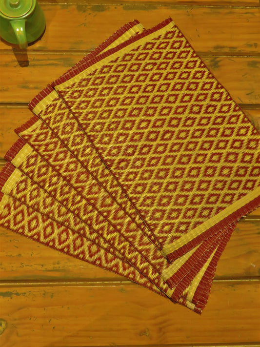 Handcrafted Madurkathi Table Mat (Maroon-Natural))