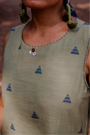 Olive Green Cotton Sleeveless Kurta Set (set of 2)