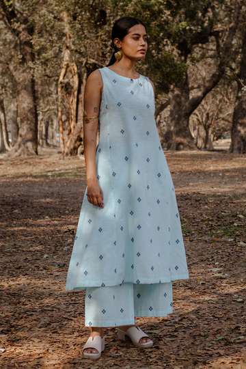 Powder Blue Cotton Sleeveless Kurta Set (set of 2)