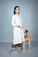 White Hand Embroidered Tassar Silk Kurta Set (Set of 2)