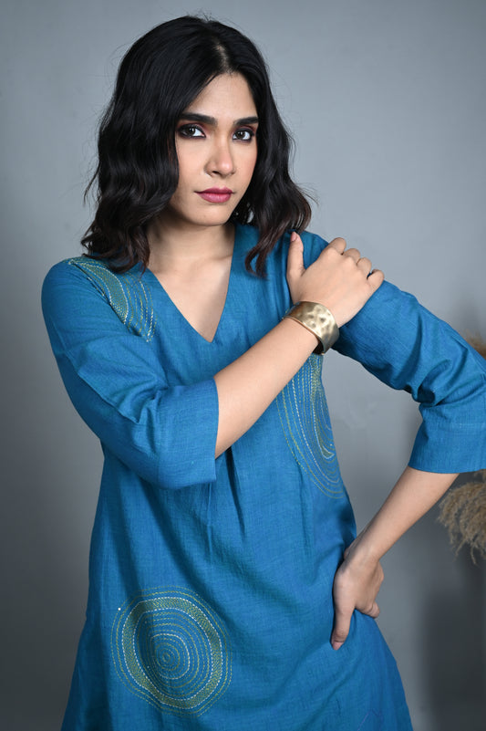 Teal Hand Embroidered Handloom Cotton Kurta Set (set of 2)