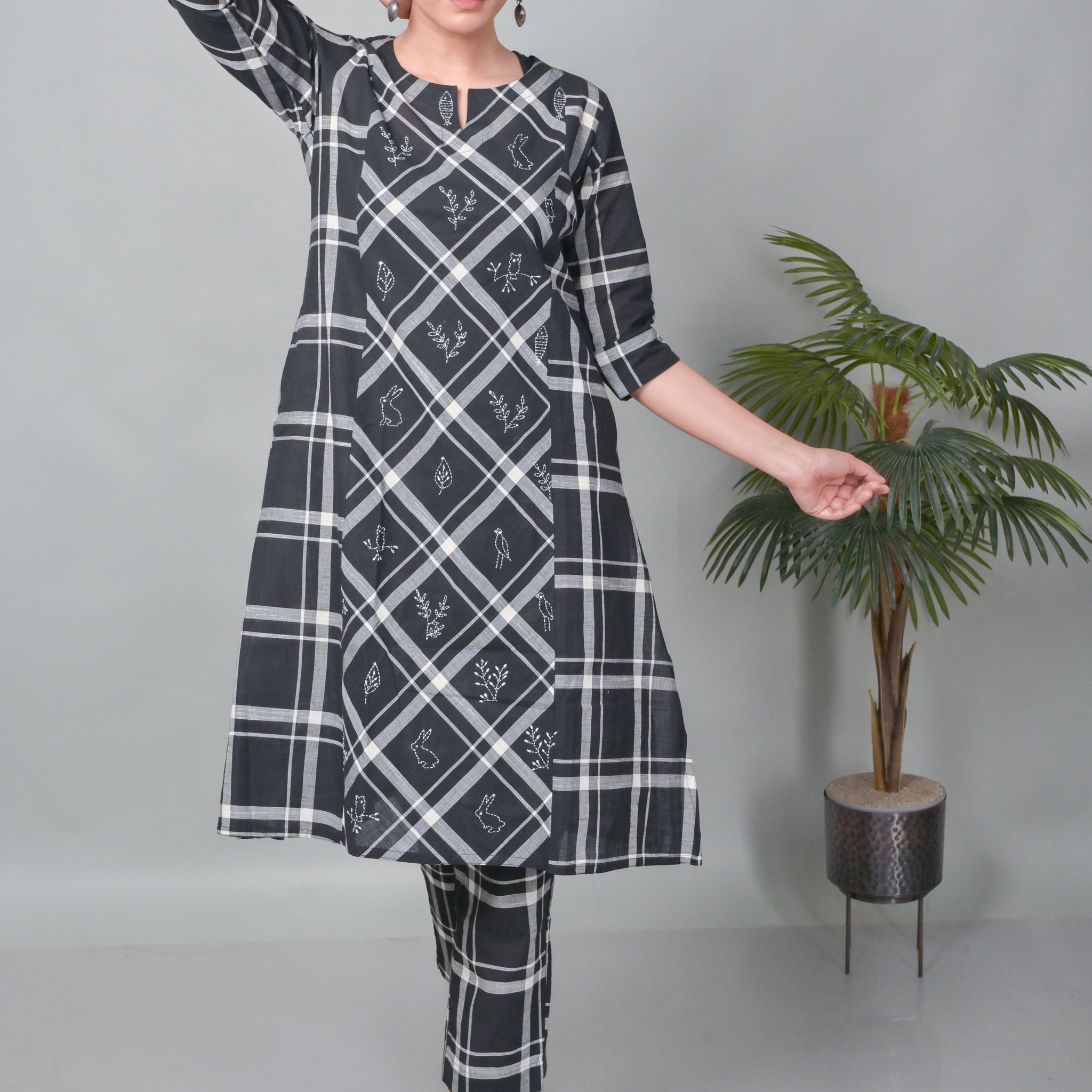 Black Checkered Three Panel Co-ord Set With Kantha Hand Embroidery Detailing