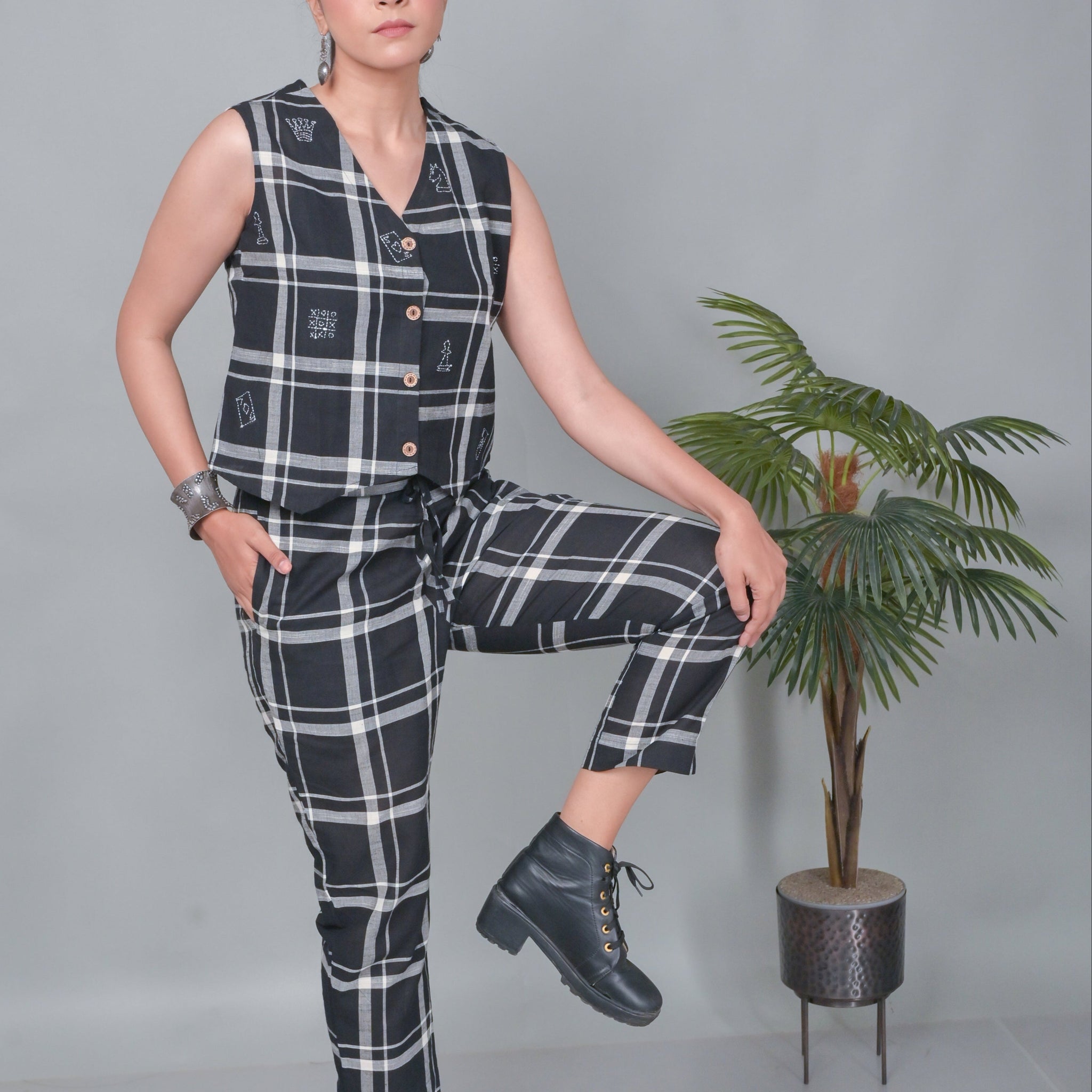 Black Checkered Cotton Sleeveless Co-ord Set With Kantha Hand Embroidery Detailing