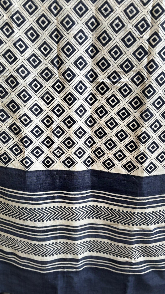 Black tassar Dupatta with White Hand Block Printing