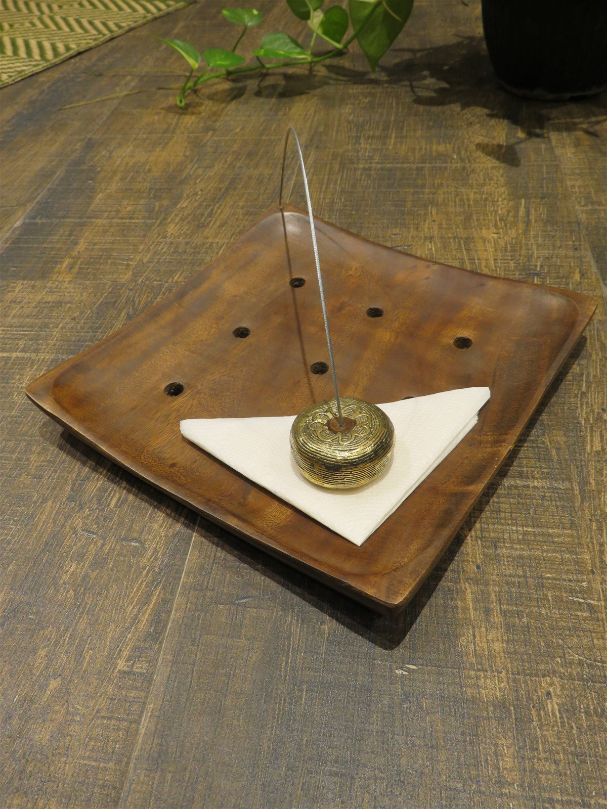 Wood & Dhokra Craft Serving Platter With Dhokra Tissue Holder