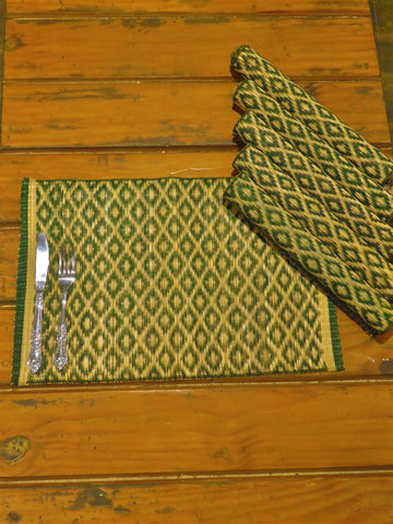 Handcrafted Madurkathi Table Mat (Olive-Natural)