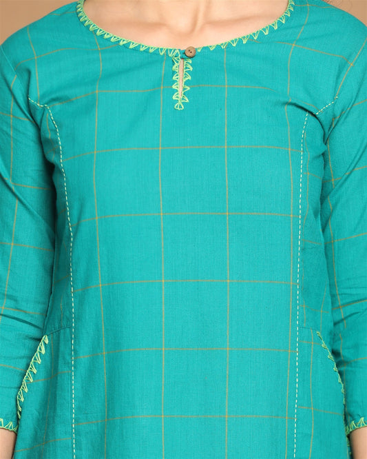 Green Cotton Checked Straight Kurta With Hand Embroidery Detailing